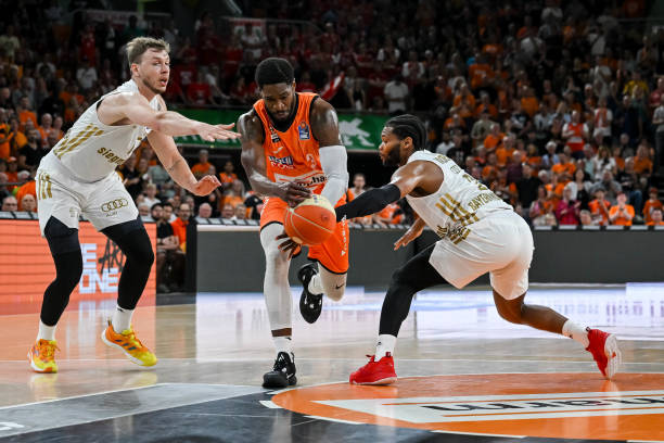 洞实现反超 洞实现反超